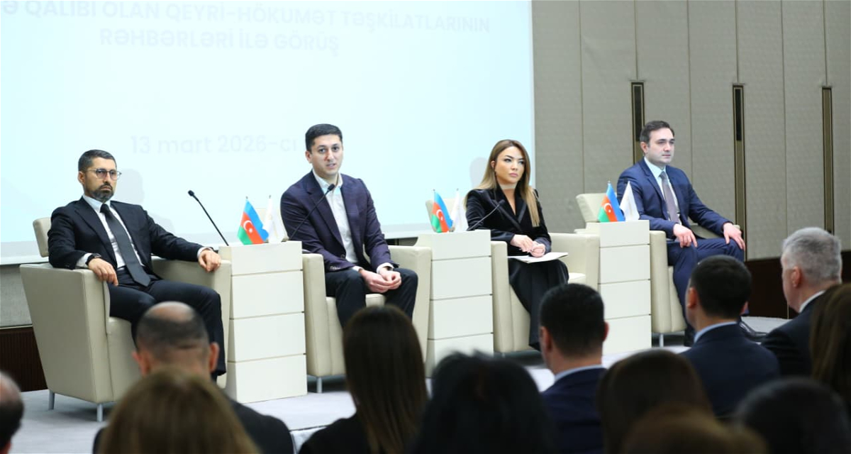 Rahman Hajiyev attends meeting with winners of the grant competition