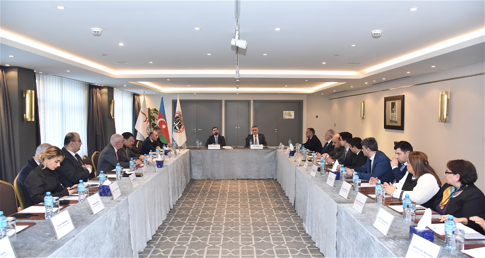 Qarabağ Dirçəliş Fonduna ianə edən Vəkillər Kollegiyasının üzvlərinə ianə sertifikatları təqdim edilib