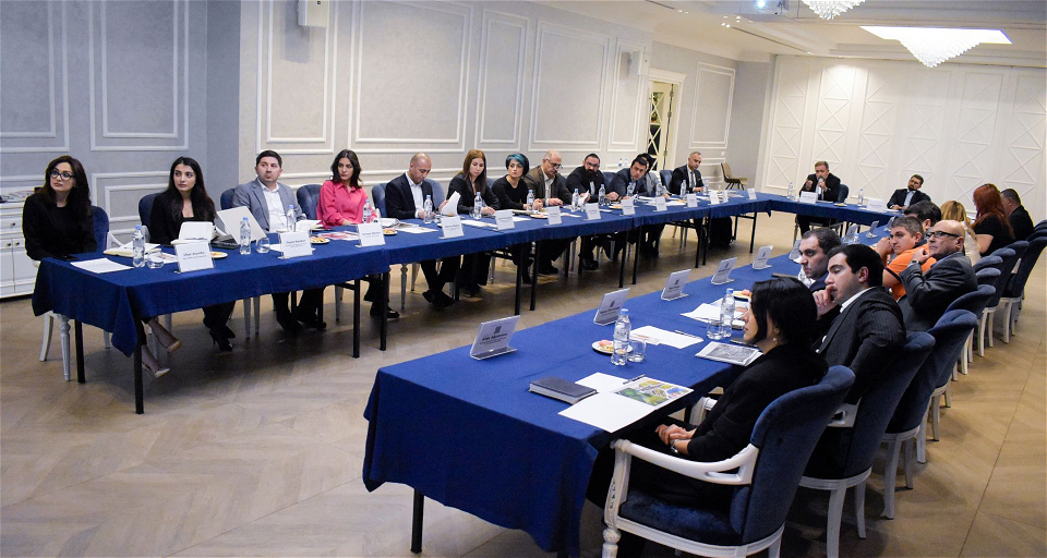 Füzuli Mərkəzi Parkının ərazisində rahat və inklüziv idman infrastrukturunun yaradılması müzakirə edilib