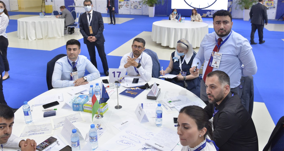 Qarabağ Dirçəliş Fondunun İdarə Heyətinin sədri Rəhman Hacıyev “Yüksəliş Müsabiqəsi”nin final mərhələsində idarəçi rəhbər qismində iştirak edib - FOTO